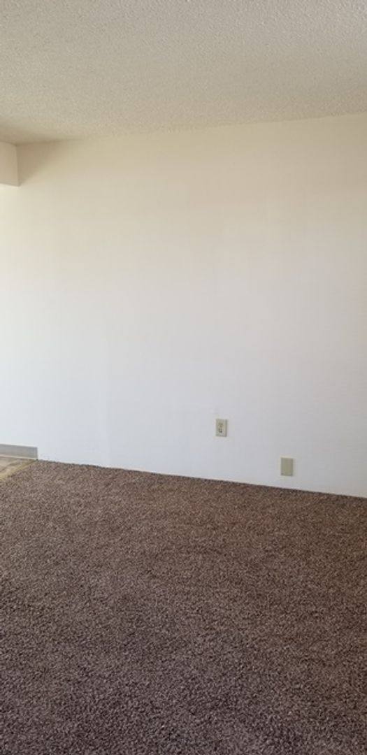 Townhouse for rent at 24 Nevada St, Klamath Falls, OR 97601