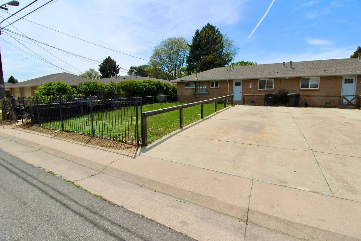 Townhouse for rent at 3614 N Monaco St Parkway, Denver, CO 80207