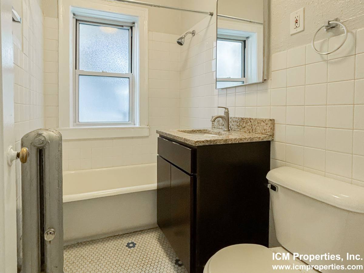 Apartment for rent at 5073 N Wolcott #2, Chicago, IL 60640