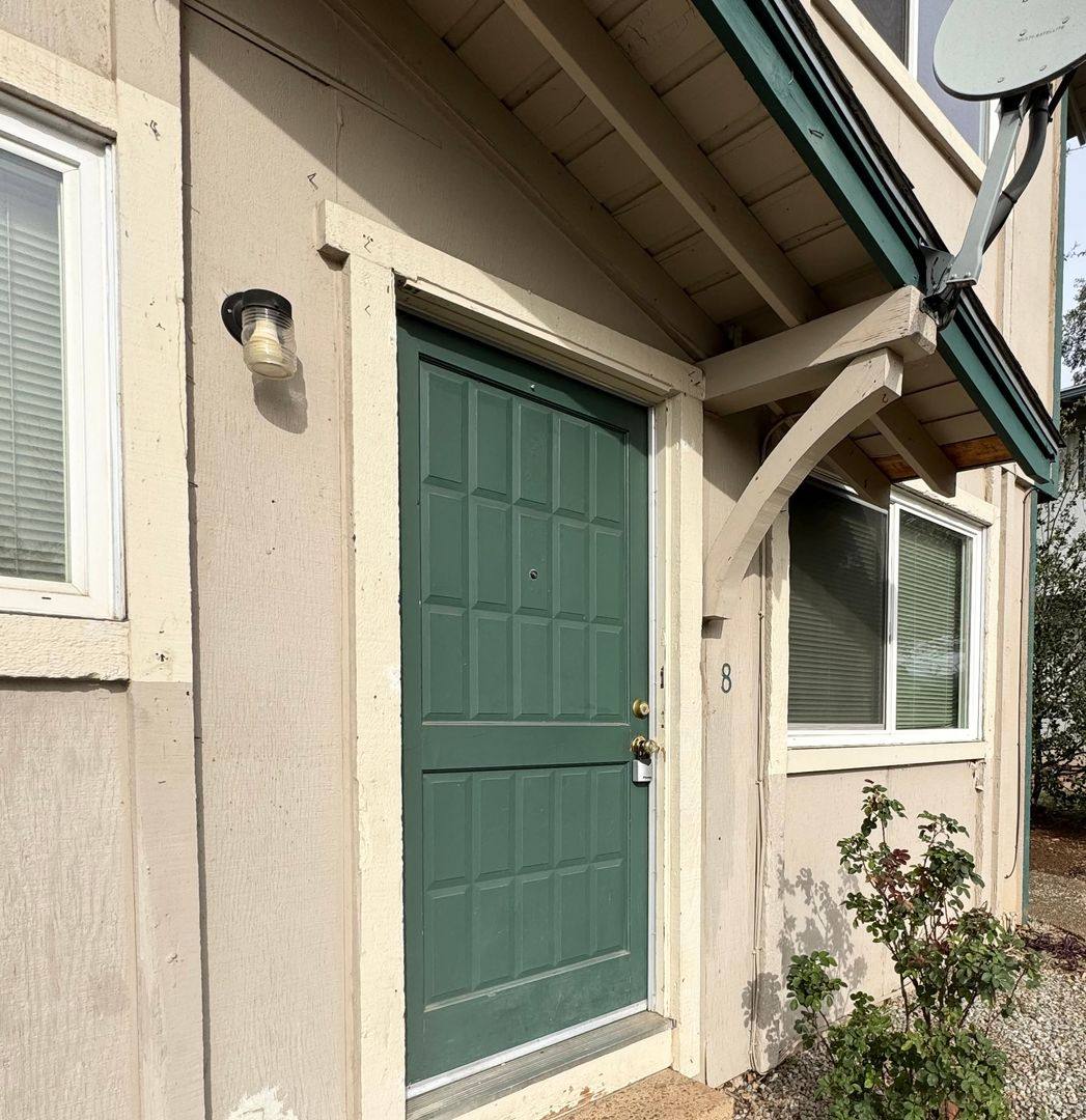 Apartment for rent at 3512 Adams Lane, Redding, CA 96002