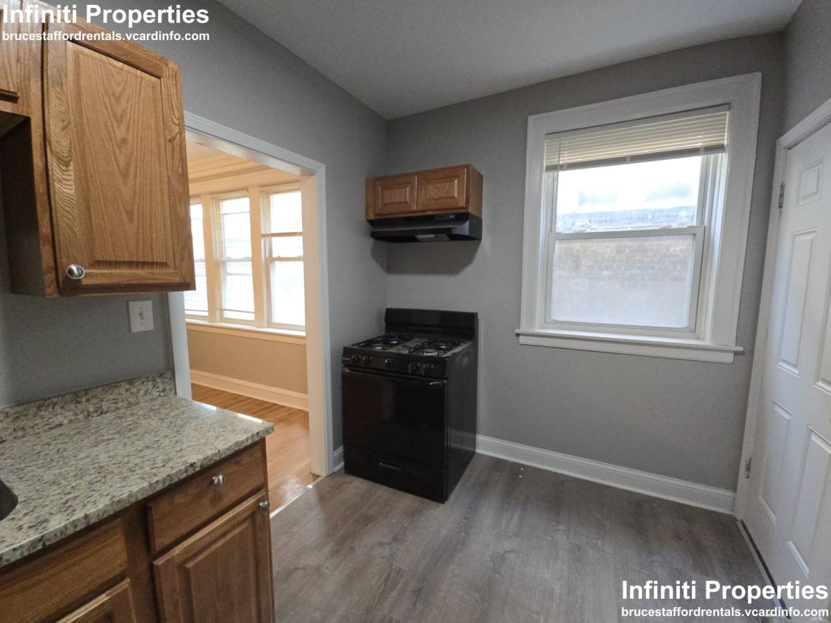 Apartment for rent at 656 E 81st #1, Chicago, IL 60619
