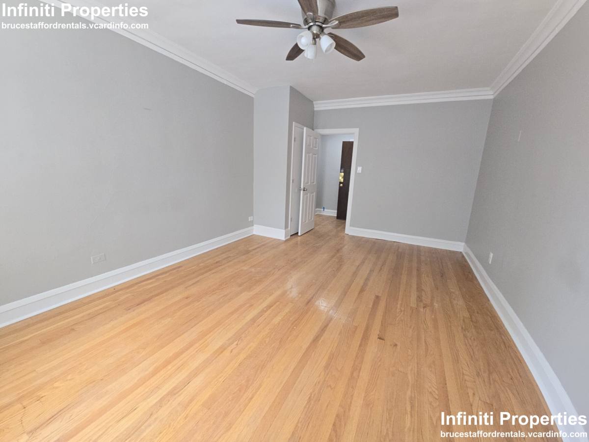 Apartment for rent at 656 E 81st #1, Chicago, IL 60619