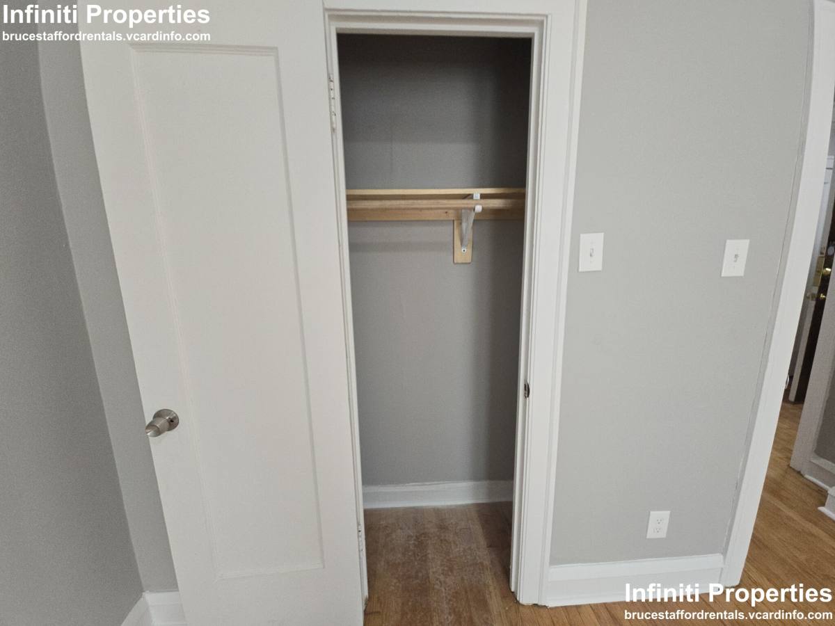 Apartment for rent at 656 E 81st #1, Chicago, IL 60619
