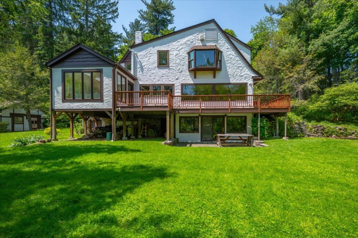 House for rent at 8 Granite Rd, Chappaqua, NY 10514
