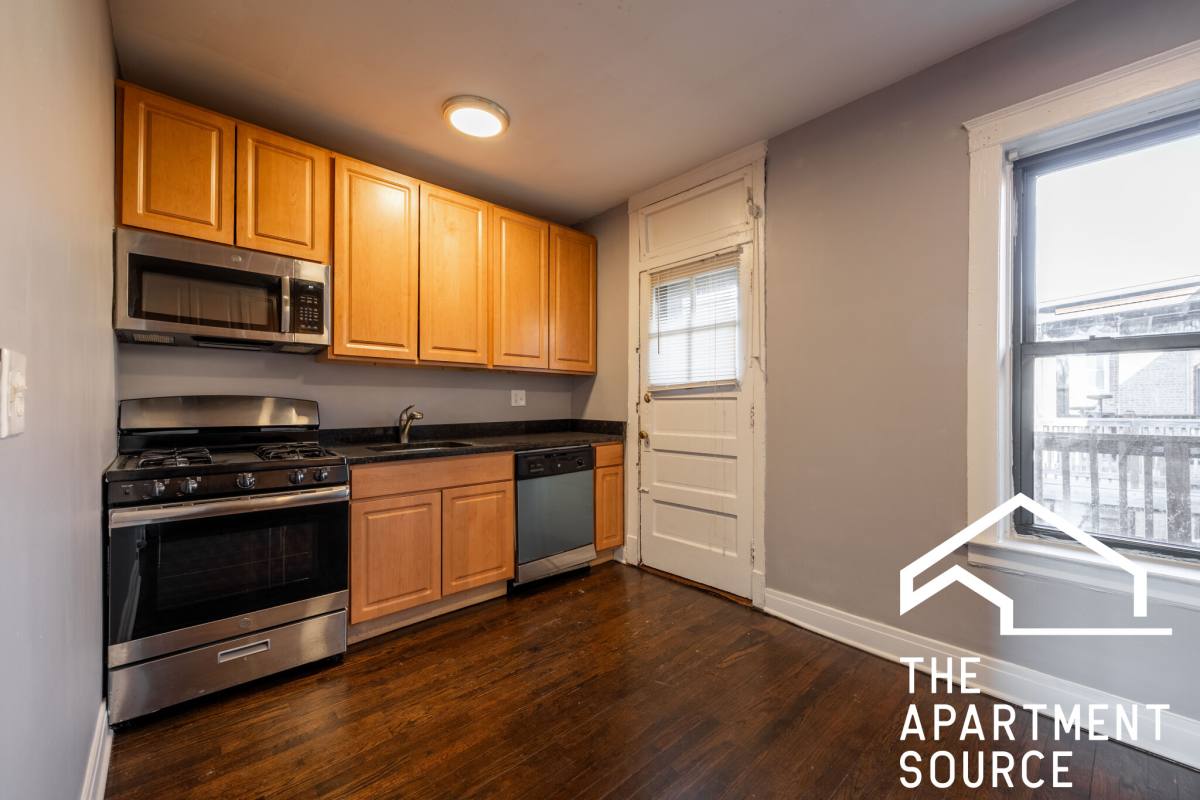 Apartment for rent at 3602 W Sunnyside #3, Chicago, IL 60625
