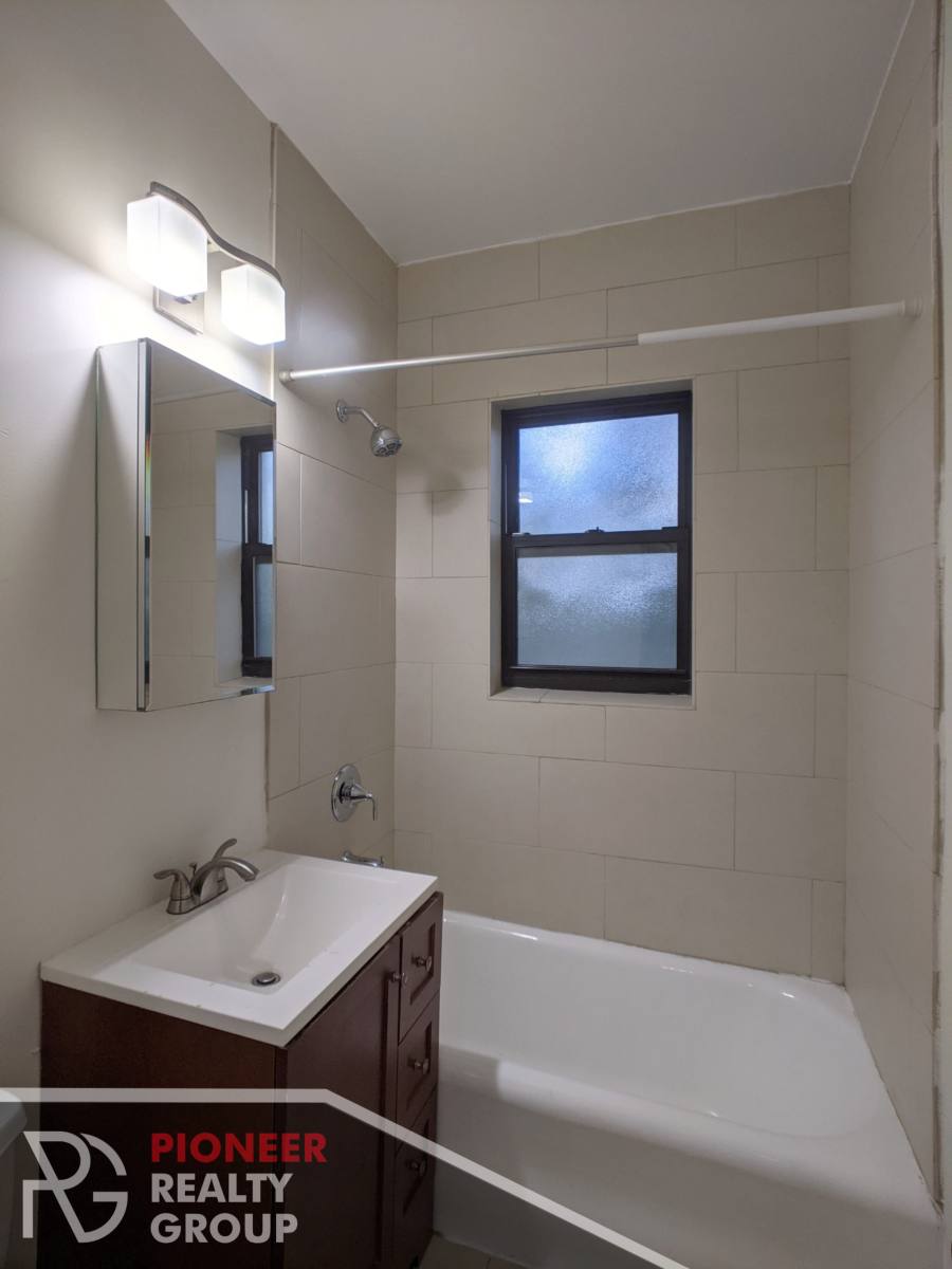 Apartment for rent at 4034 N Ashland, Chicago, IL 60613