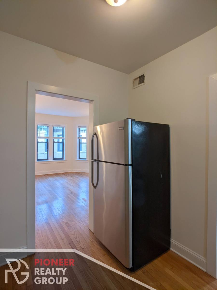 Apartment for rent at 4034 N Ashland, Chicago, IL 60613