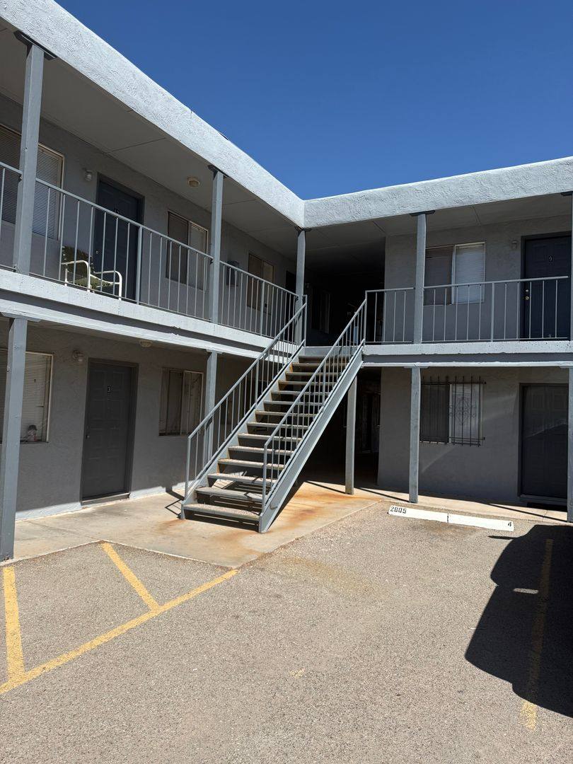 Apartment for rent at 2805 E Idaho Ave, Las Cruces, NM 88011