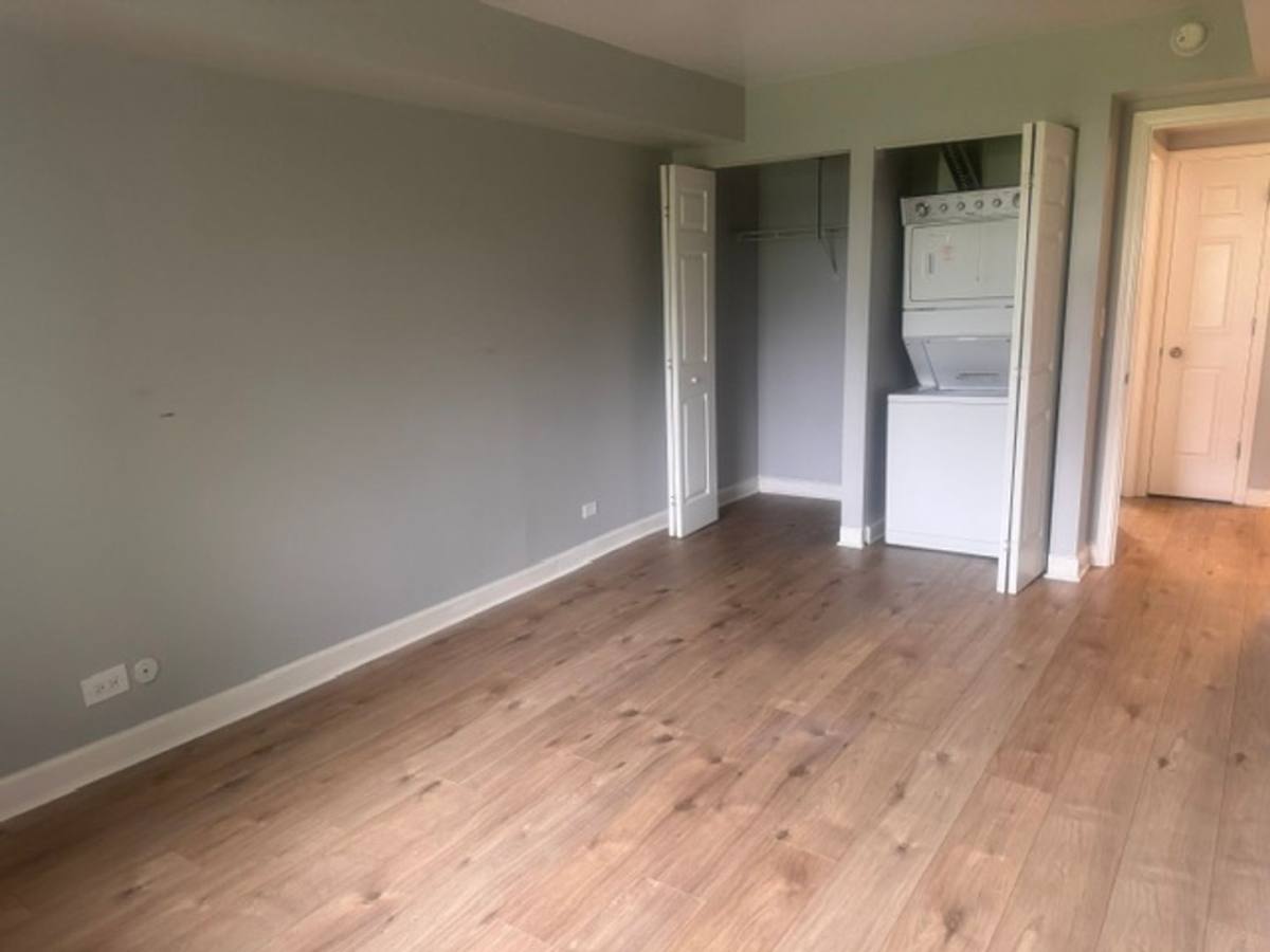 Apartment for rent at 15928-38 S Leclaire Ave, Oak Forest, IL 60452