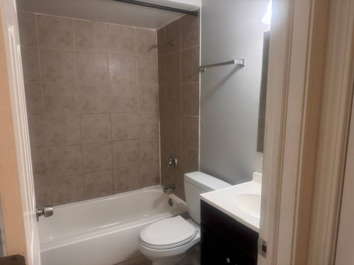 Apartment for rent at 15928-38 S Leclaire Ave, Oak Forest, IL 60452
