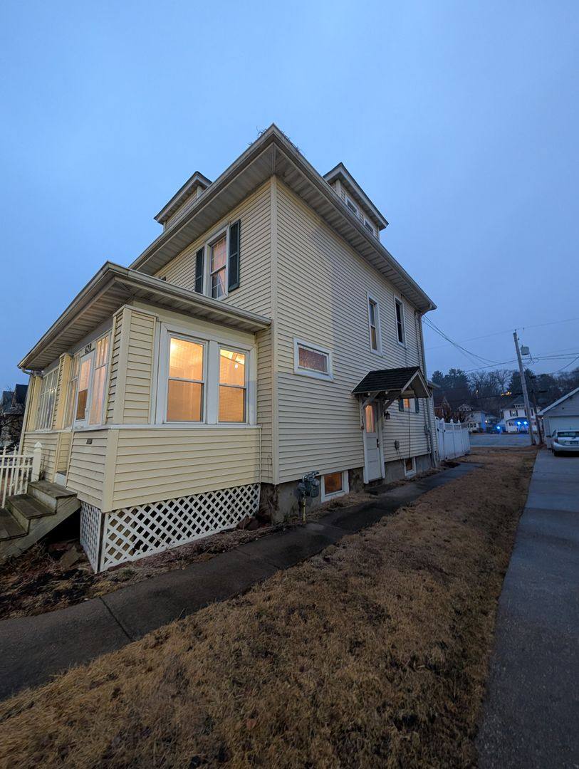 House for rent at 628 16th Ave, East Moline, IL 61244