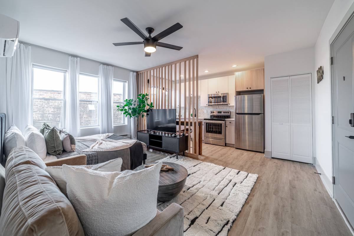 Condo for rent at 3546 N Southport Ave #204, Chicago, IL 60657