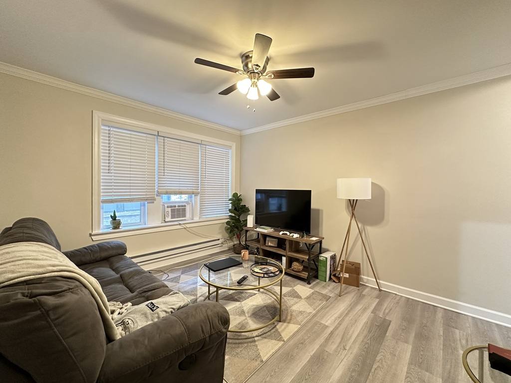 Apartment for rent at 837 Cornelia #SA8, Chicago, IL 60657
