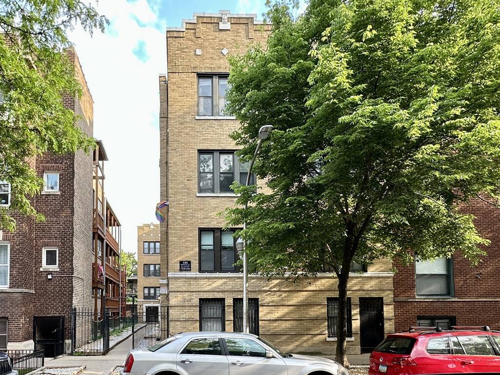 Apartment for rent at 837 Cornelia #SA8, Chicago, IL 60657
