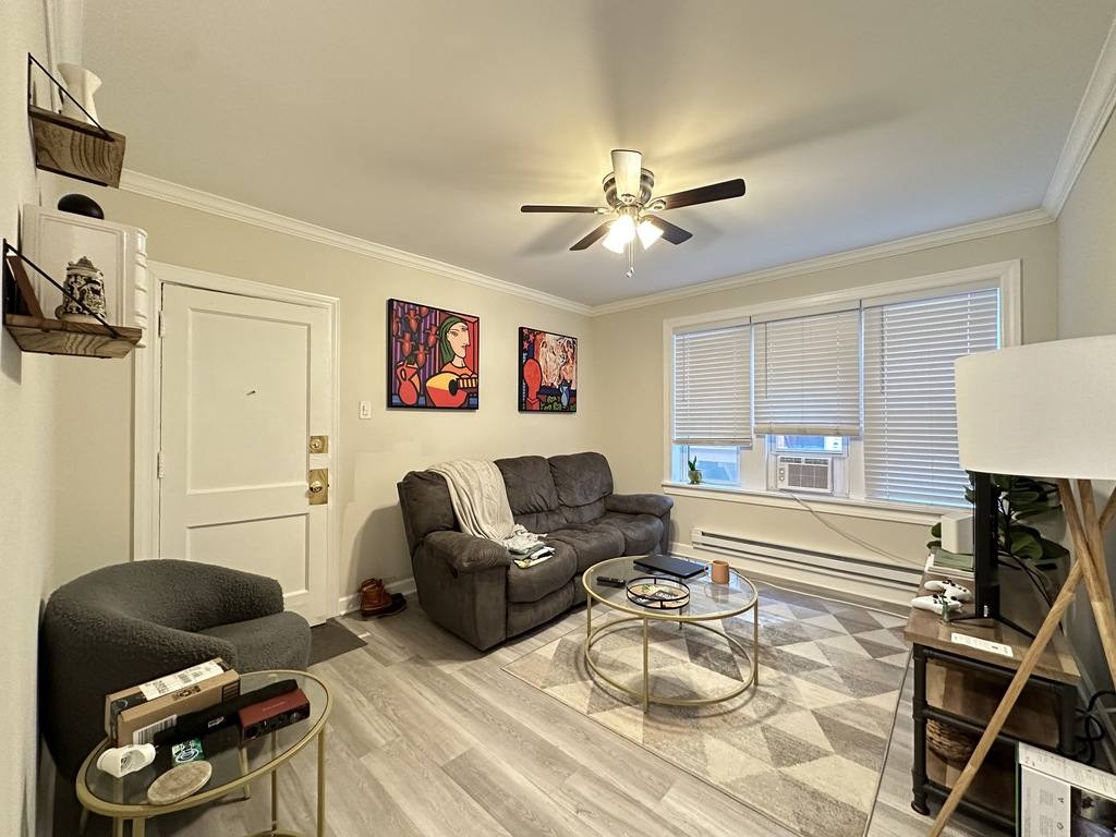 Apartment for rent at 837 Cornelia #SA8, Chicago, IL 60657