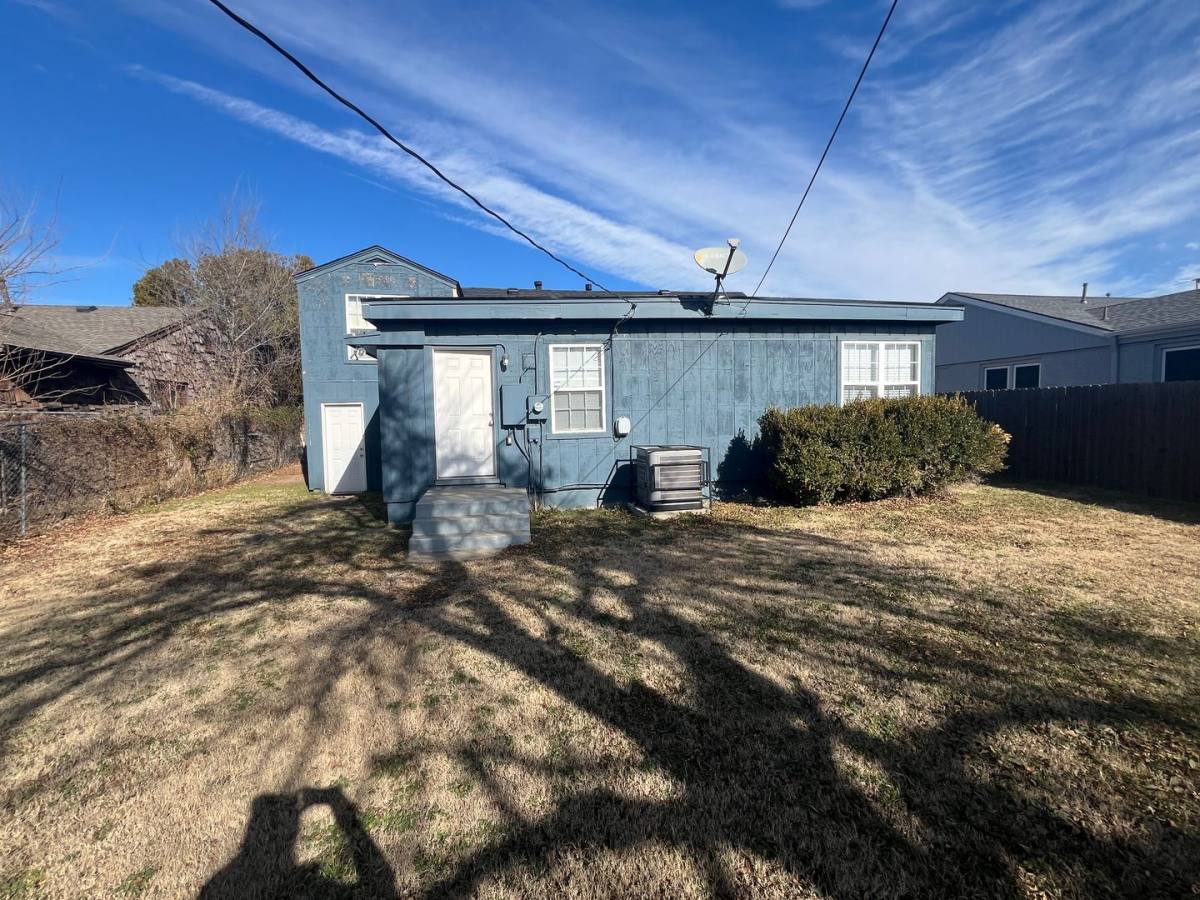House for rent at 1924 NW Arlington, Lawton, OK 73507