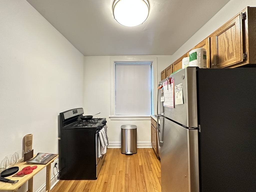 Apartment for rent at 1909 Larchmont, Chicago, IL 60613