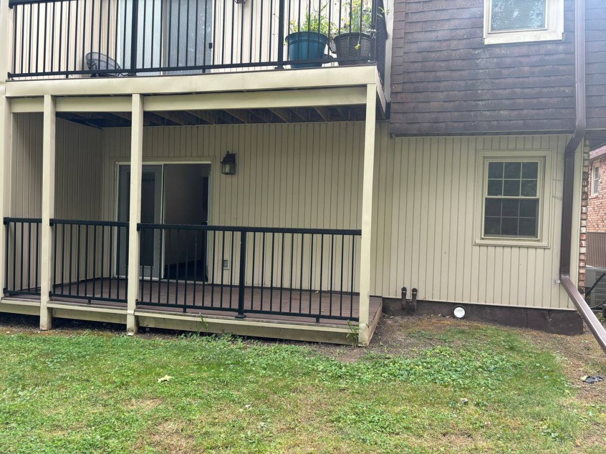 Apartment for rent at 508, 516, 517 Oakhurst Dr, Clinton, IA 52732