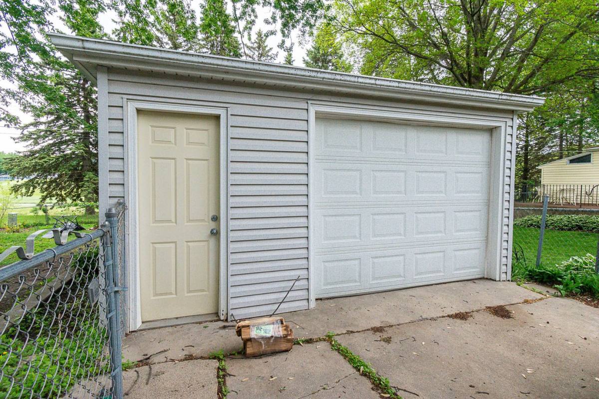 House for rent at 1706 34th St NW, Rochester, MN 55901