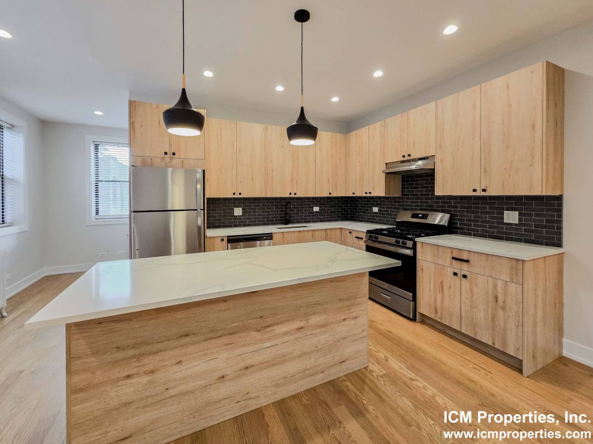 Apartment for rent at 4951 N Oakley Ave #3, Chicago, IL 60625