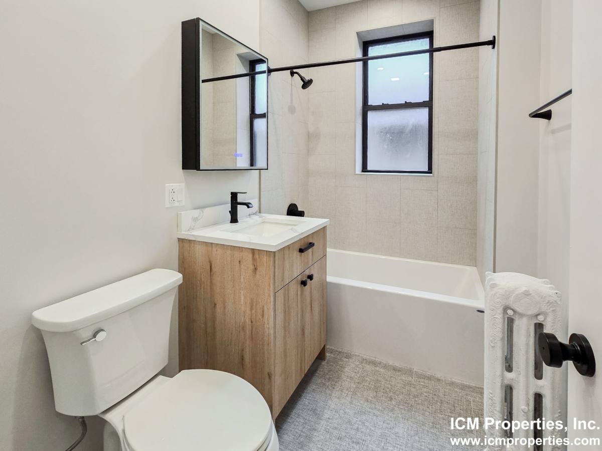 Apartment for rent at 4951 N Oakley Ave #3, Chicago, IL 60625