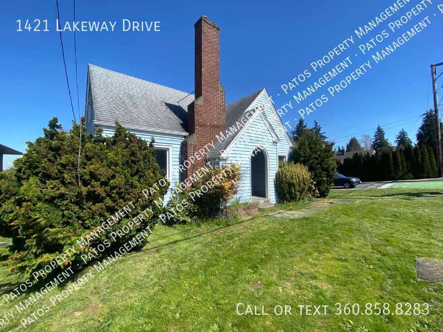 House for rent at 1421 Lakeway Dr, Bellingham, WA 98229