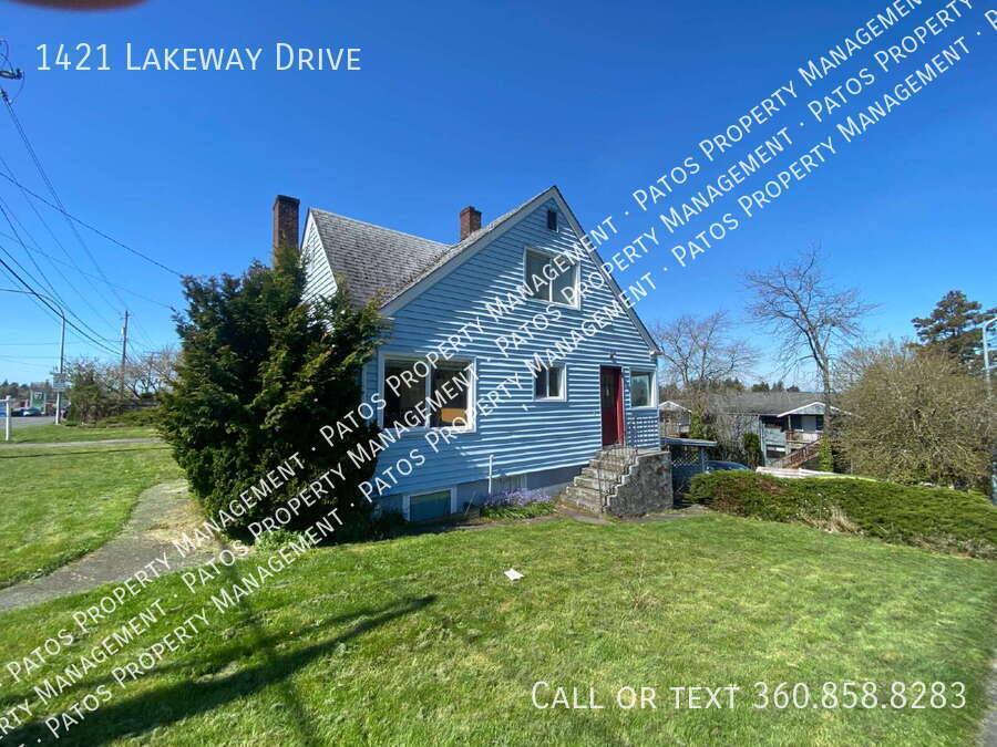 House for rent at 1421 Lakeway Dr, Bellingham, WA 98229