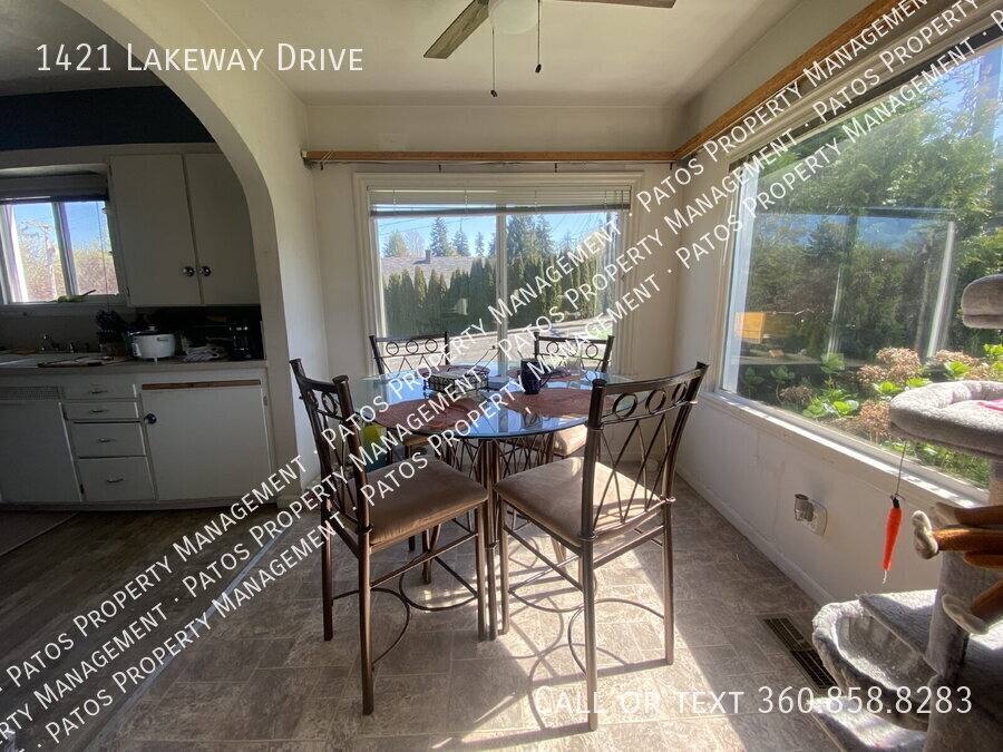 House for rent at 1421 Lakeway Dr, Bellingham, WA 98229