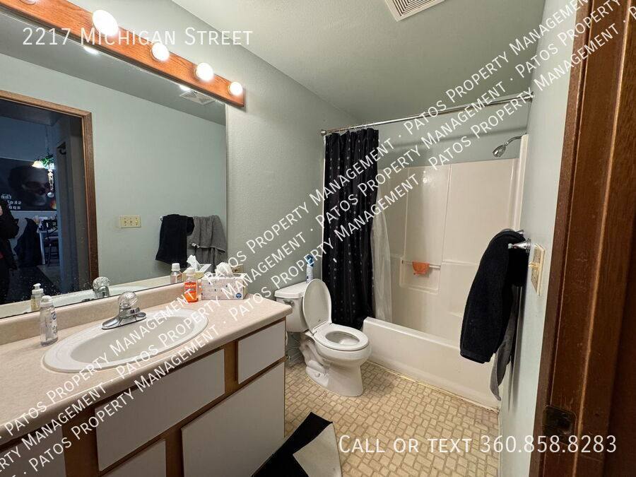 Apartment for rent at 2217 Michigan St, Bellingham, WA 98229