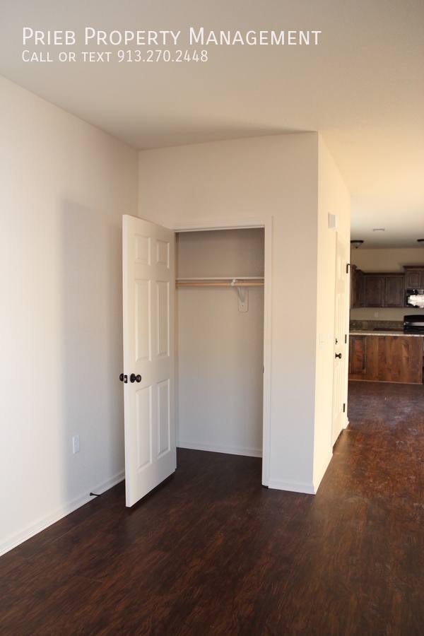 Townhouse for rent at 21942 W 125th Place #BLDG 10, Olathe, KS 66061