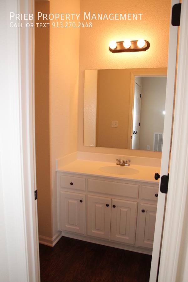 Townhouse for rent at 21942 W 125th Place #BLDG 10, Olathe, KS 66061