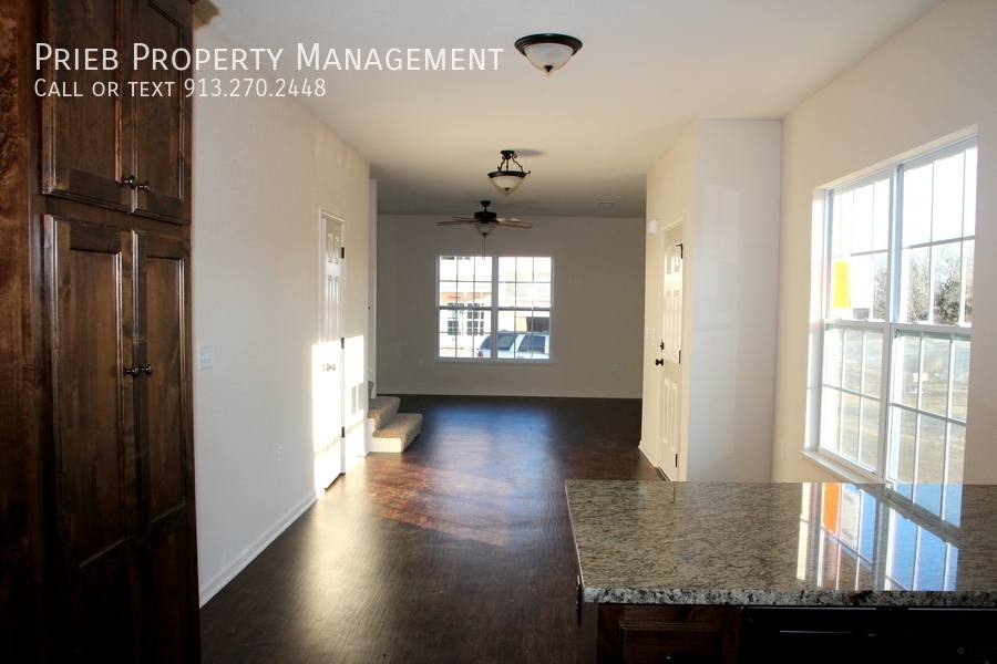 Townhouse for rent at 21942 W 125th Place #BLDG 10, Olathe, KS 66061