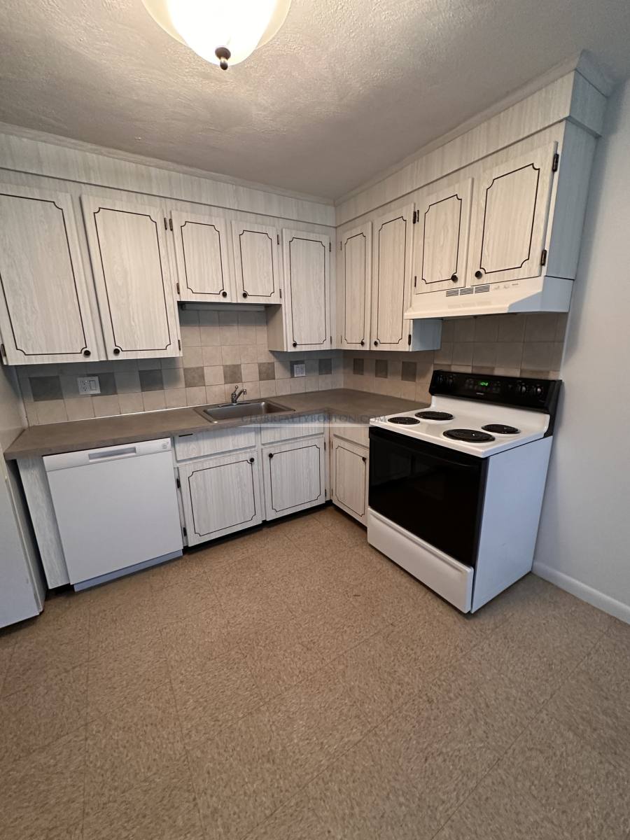 Apartment for rent at 181 Lexington St #20, Auburndale, MA 02466