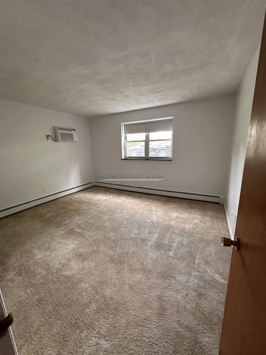 Apartment for rent at 181 Lexington St #20, Auburndale, MA 02466