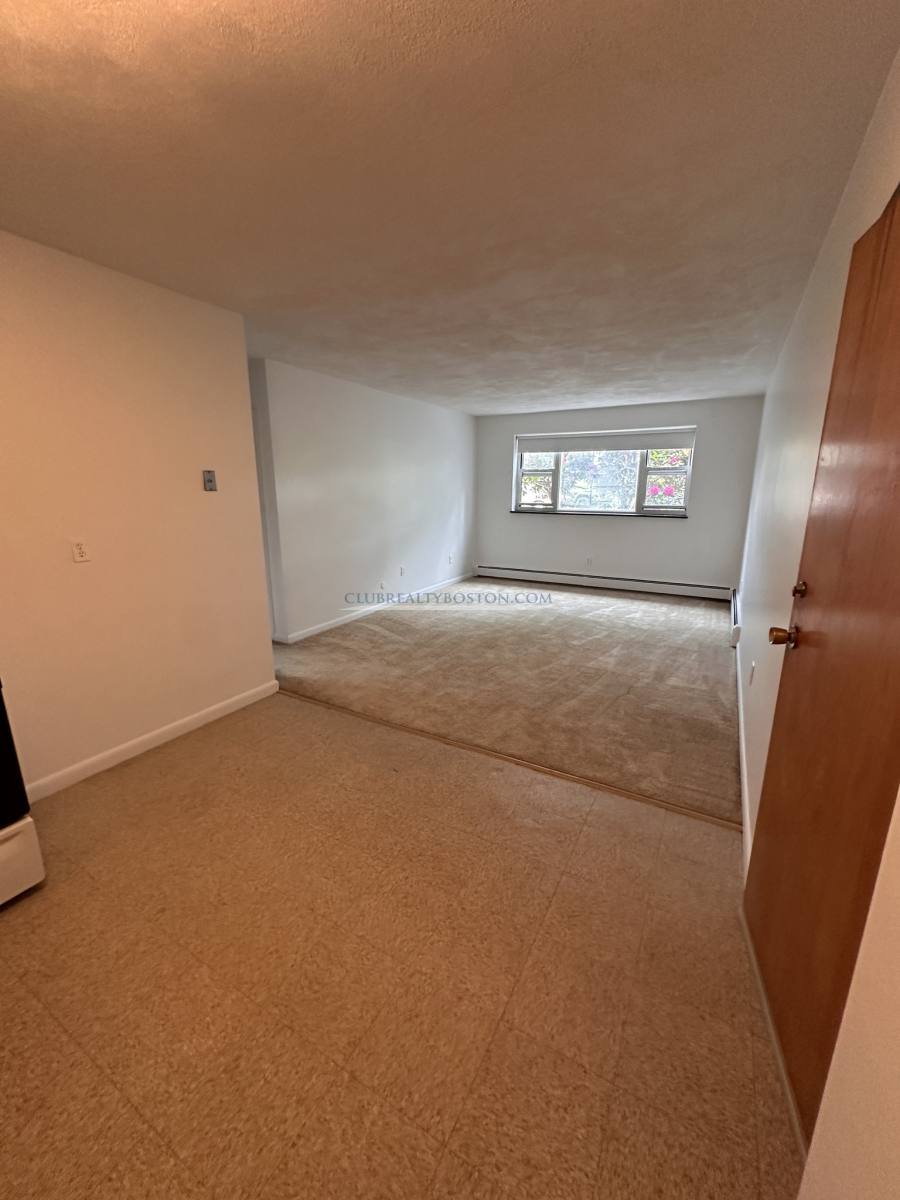 Apartment for rent at 181 Lexington St #20, Auburndale, MA 02466