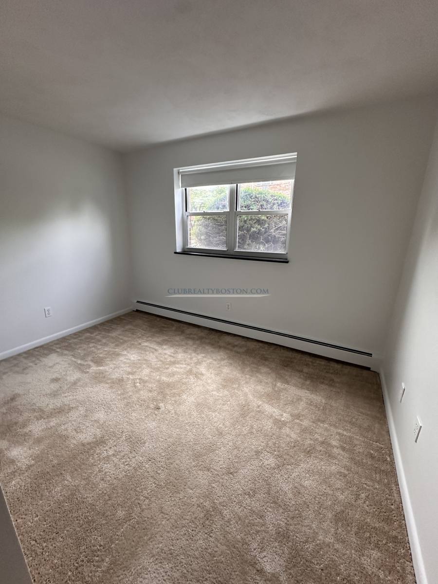 Apartment for rent at 181 Lexington St #20, Auburndale, MA 02466