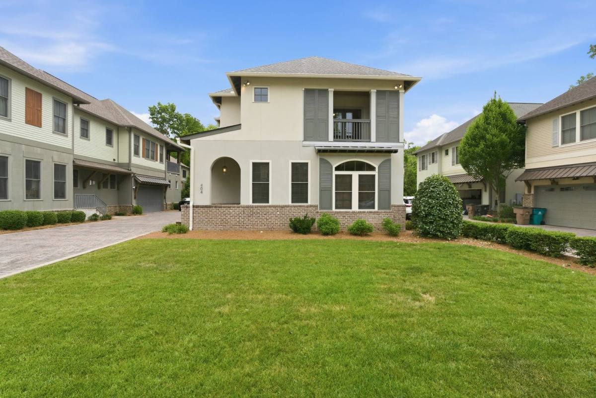 House for rent at 404 Woodmont Hall Place, Nashville, TN 37205
