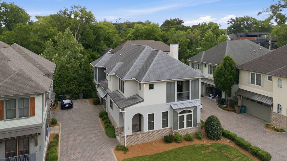 House for rent at 404 Woodmont Hall Place, Nashville, TN 37205