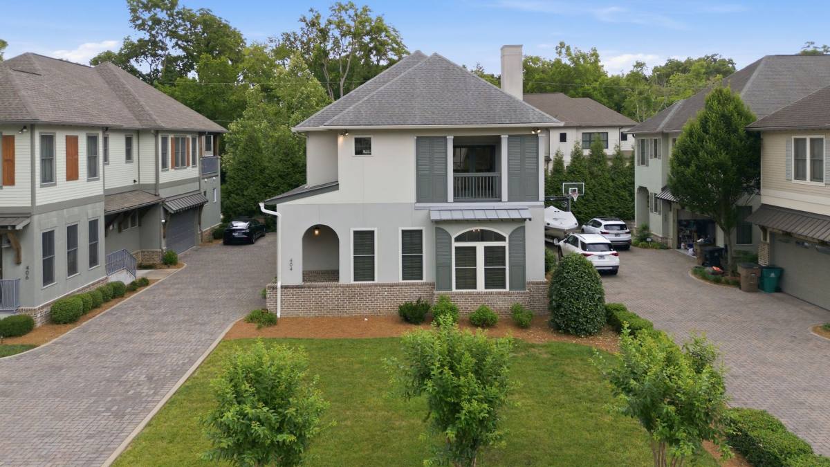 House for rent at 404 Woodmont Hall Place, Nashville, TN 37205