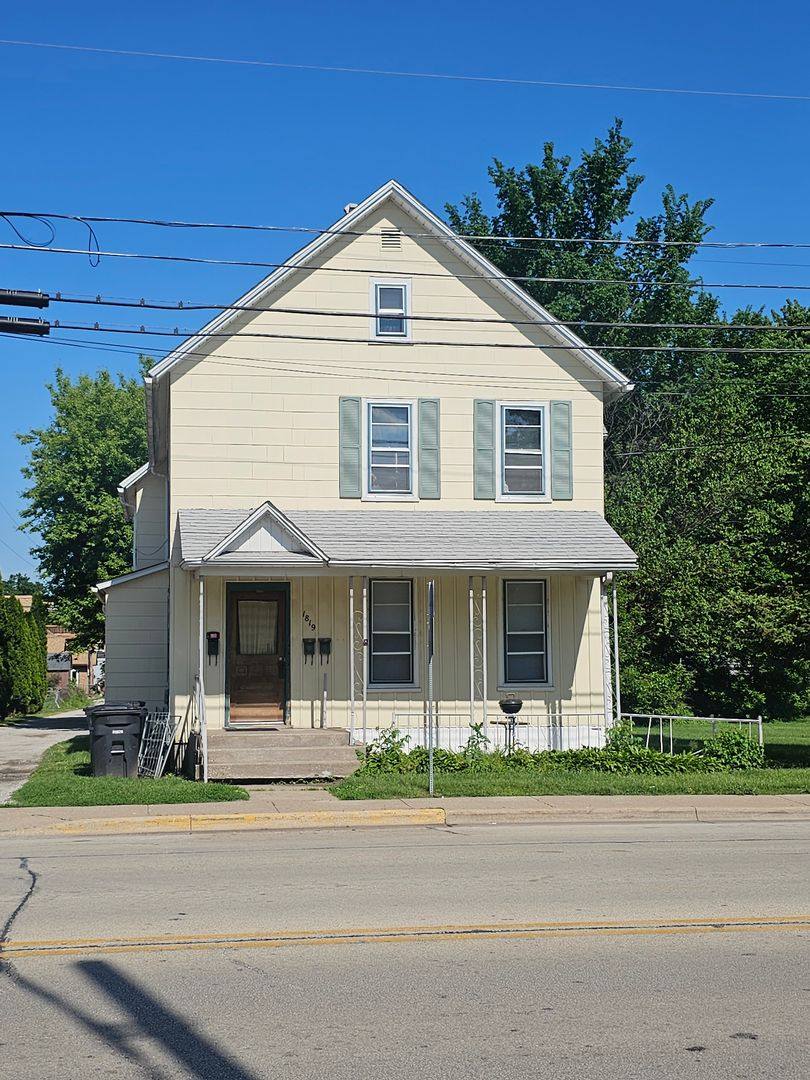 Apartment for rent at 1819 17th St, Rock Island, IL 61201