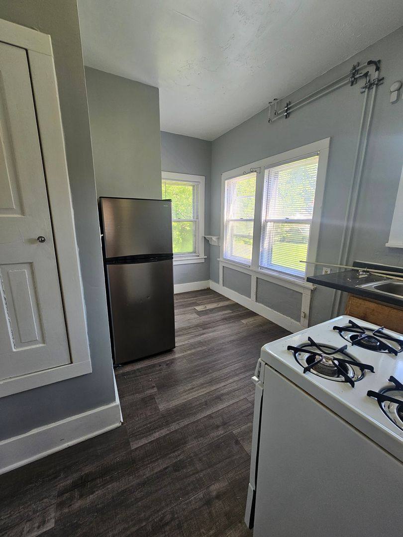 Apartment for rent at 1819 17th St, Rock Island, IL 61201