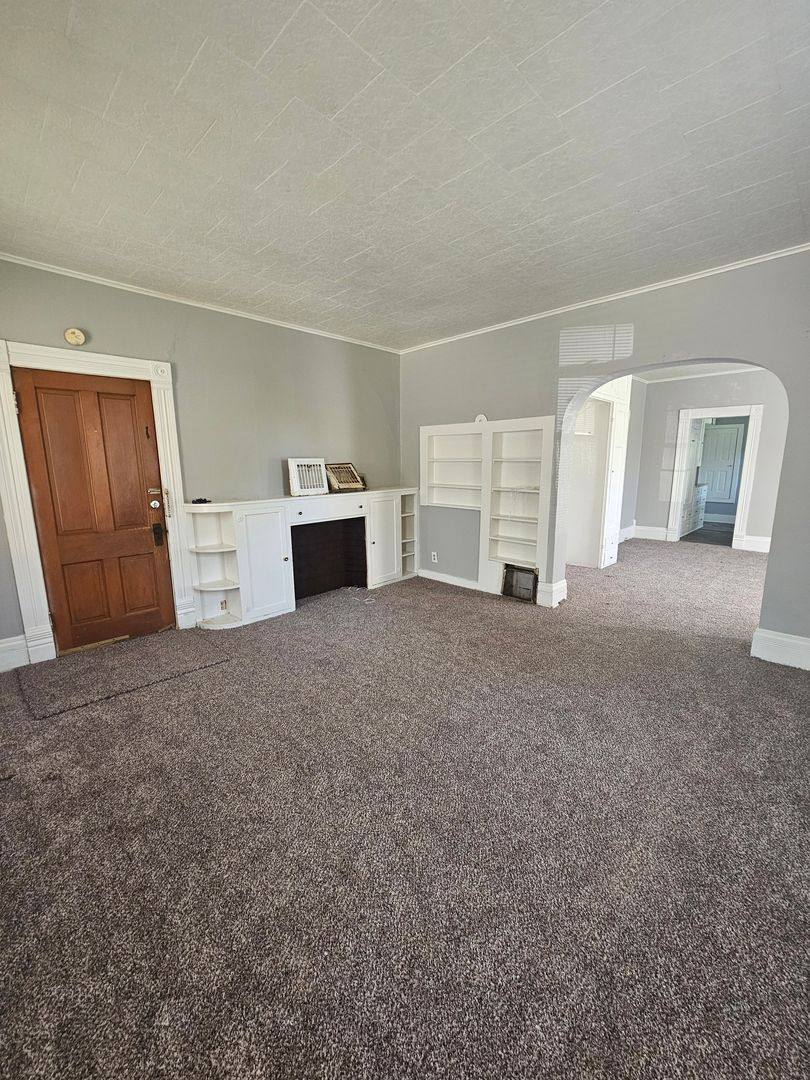 Apartment for rent at 1819 17th St, Rock Island, IL 61201