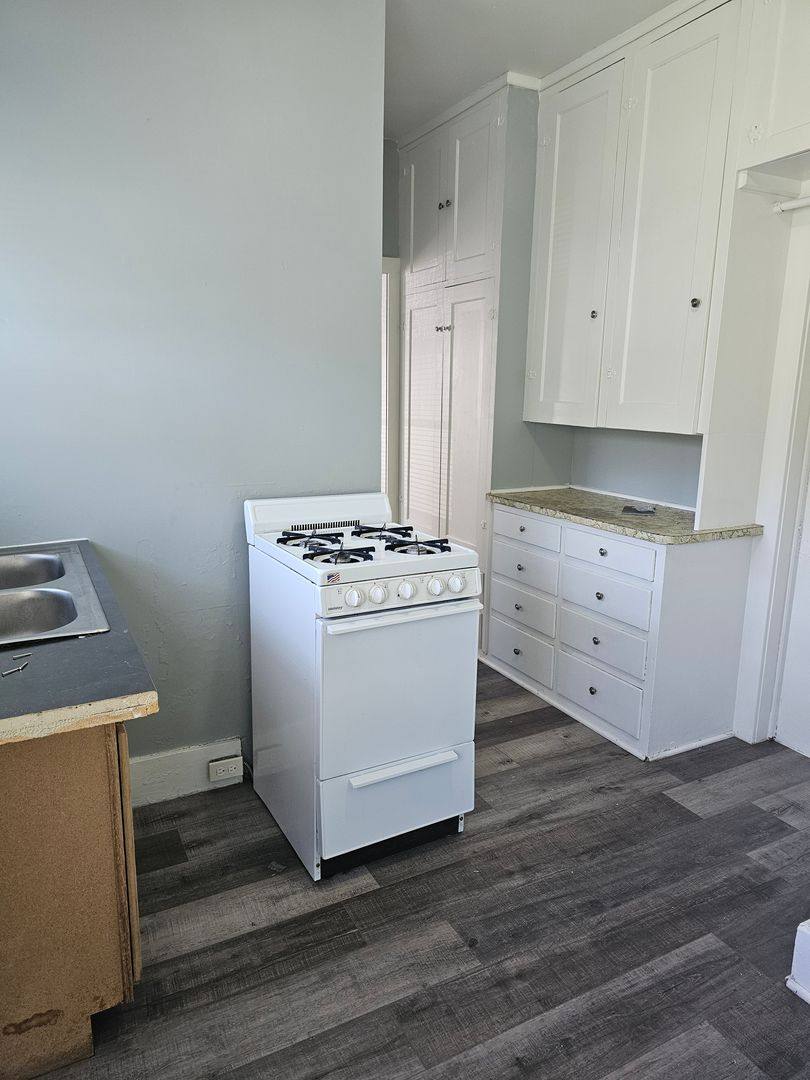 Apartment for rent at 1819 17th St, Rock Island, IL 61201