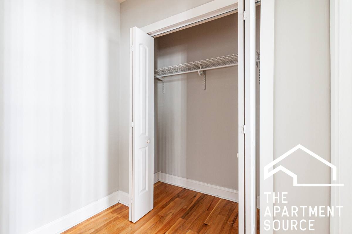 Apartment for rent at 612 W Patterson Ave, Chicago, IL 60657