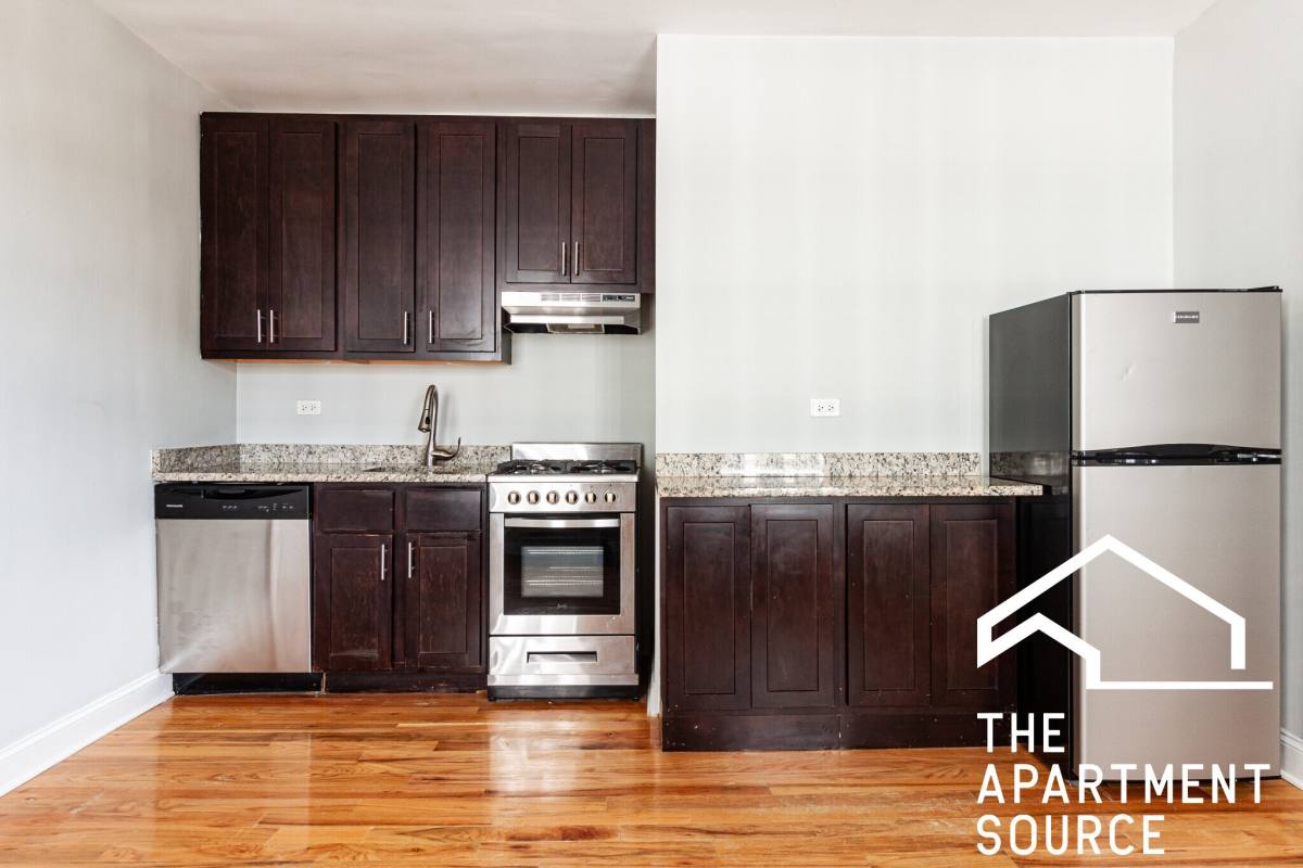 Apartment for rent at 612 W Patterson Ave, Chicago, IL 60657