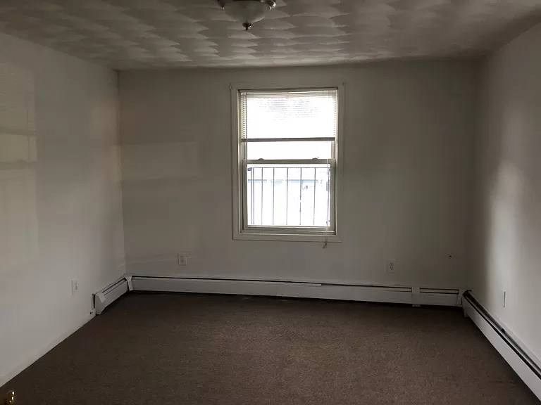 Apartment for rent at 635 Fall River Ave, Seekonk, MA 02771