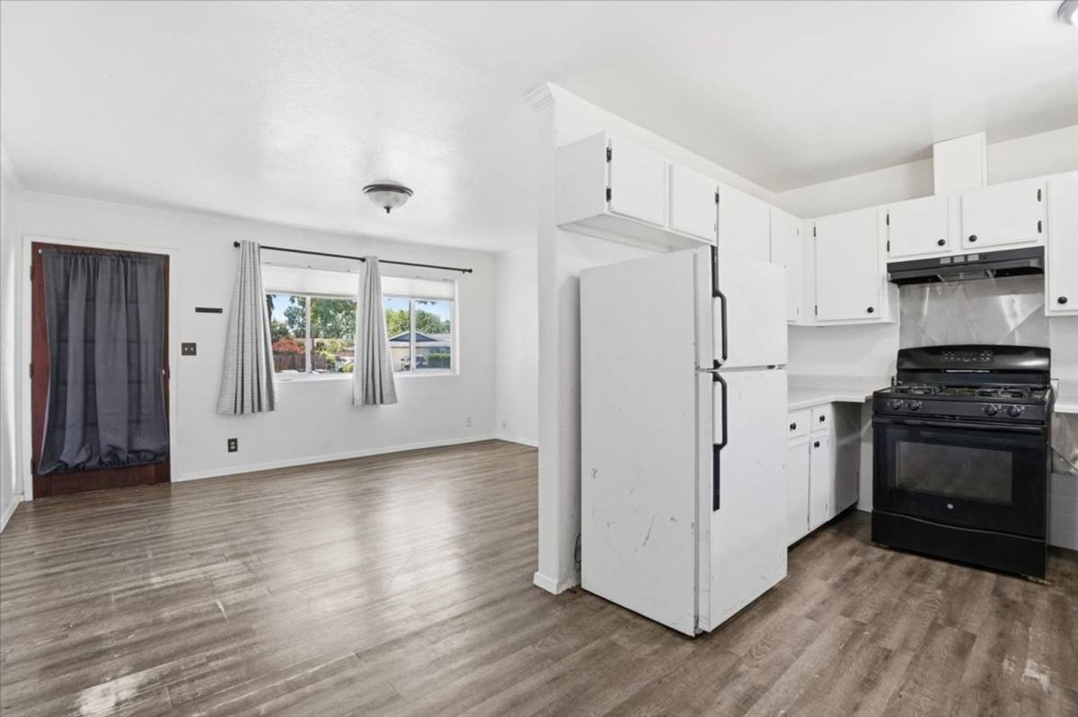 Townhouse for rent at 7458 7462 21st St, Sacramento, CA 95822