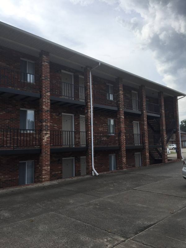 Apartment for rent at 2914 4th Ave, Huntington, WV 25702