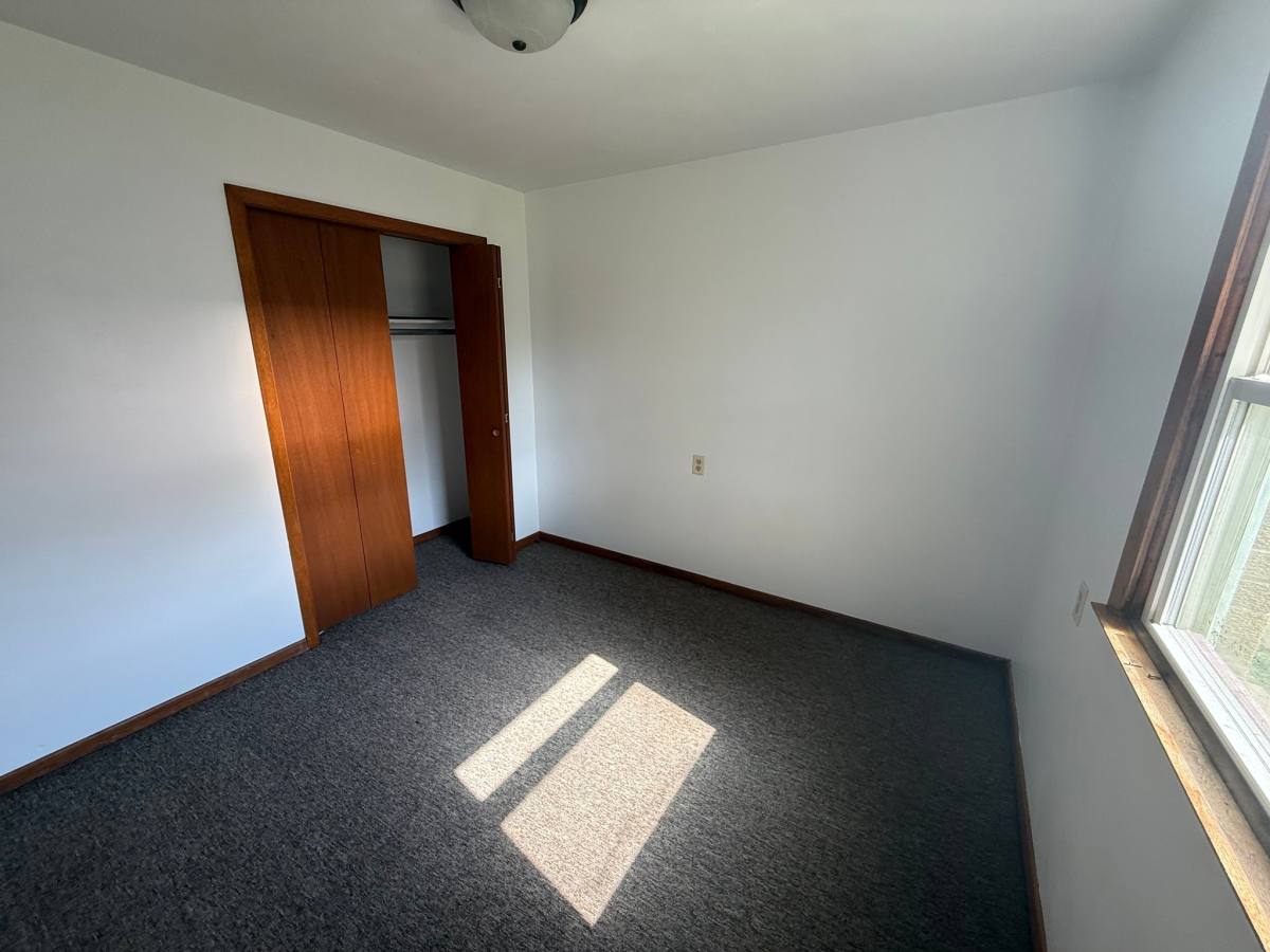 Apartment for rent at 501 W Main St, Royal, IA 51357