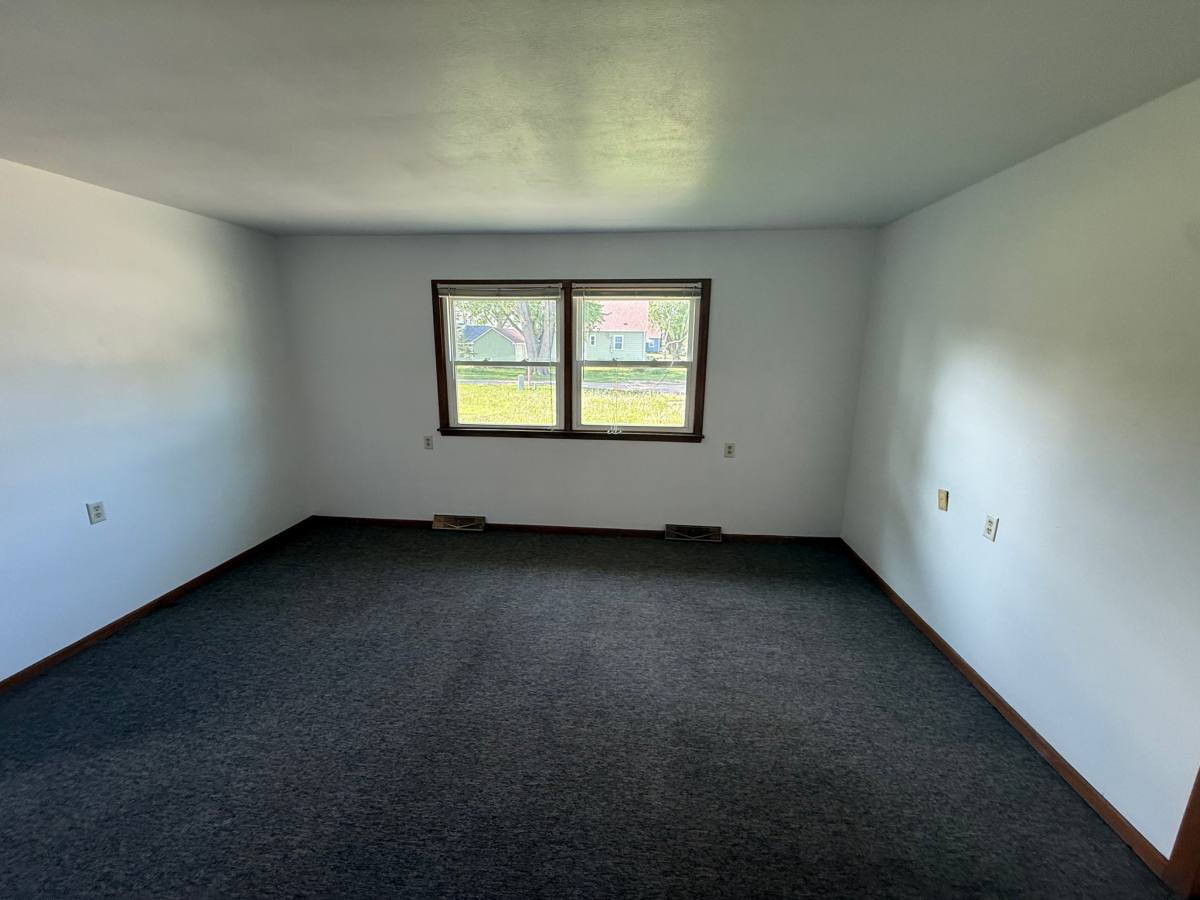 Apartment for rent at 501 W Main St, Royal, IA 51357